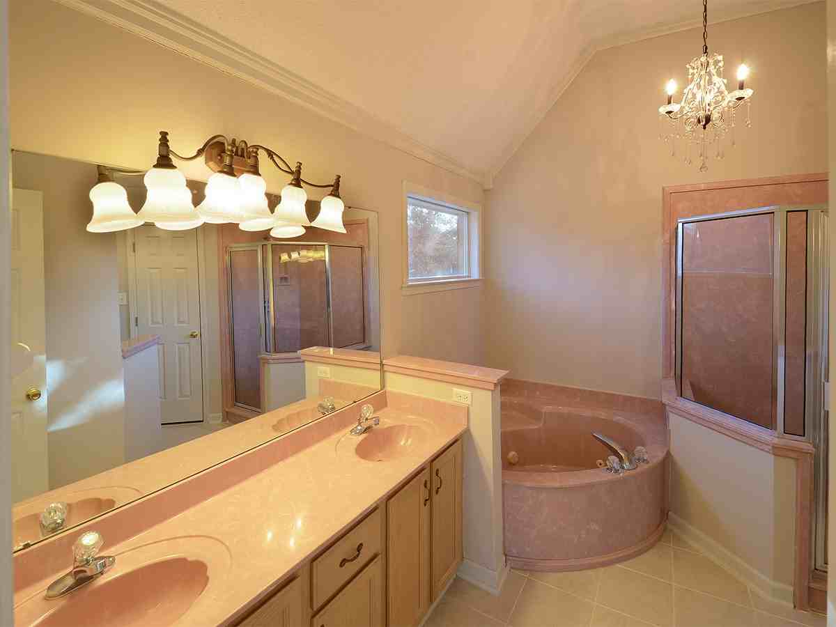 10088 Woodland Grove Dr - Photo 4 of 18