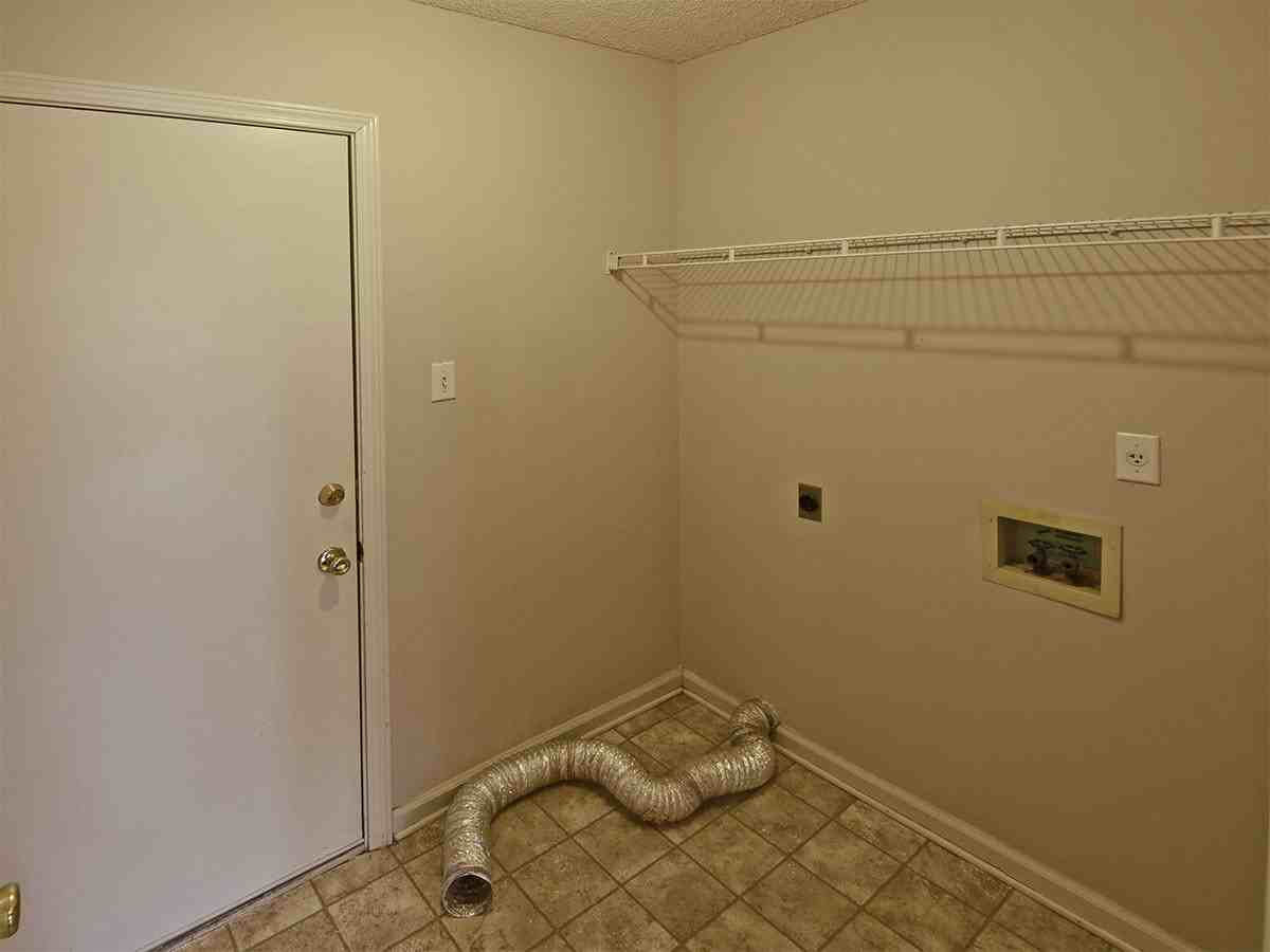 10088 Woodland Grove Dr - Photo 7 of 18