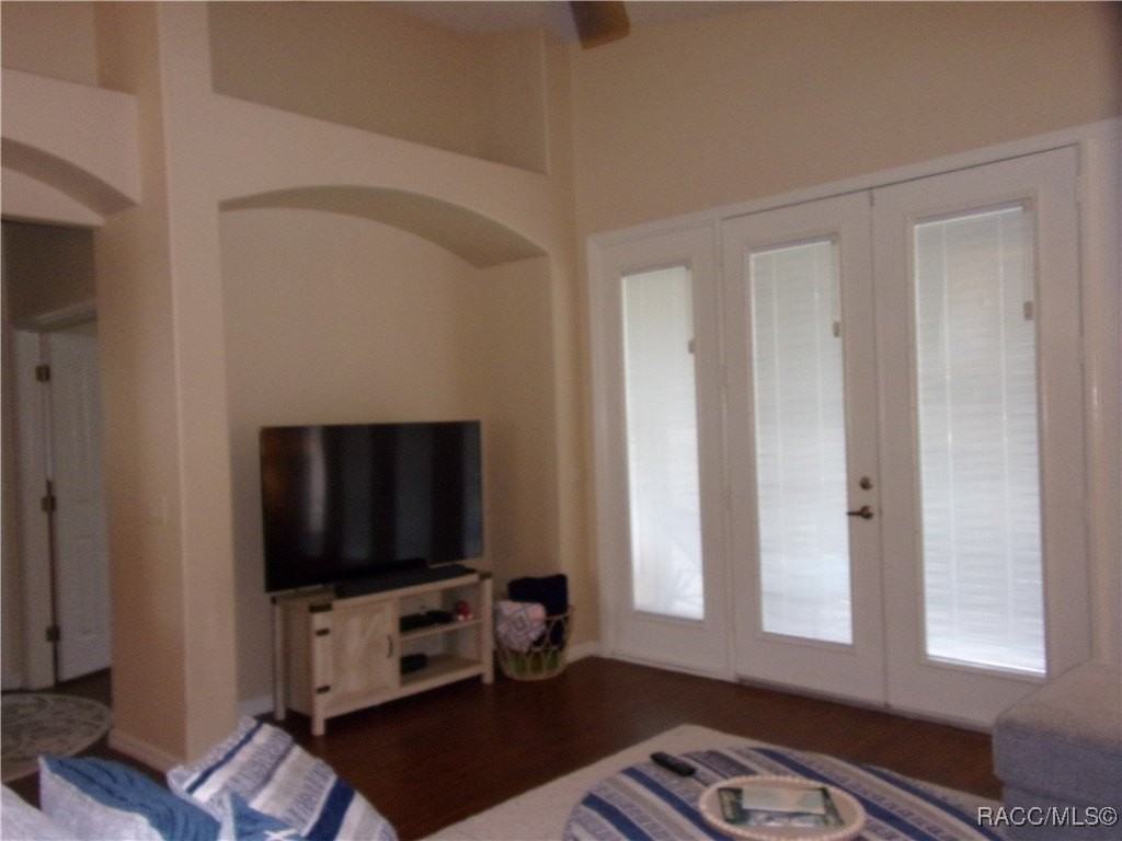 877 West Silver Meadow Loop - Photo 7 of 36