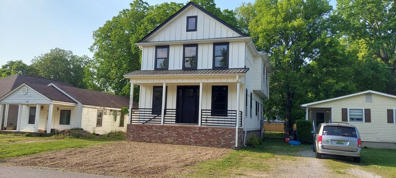1213 Rison Ave Ne - Photo 3 of 31