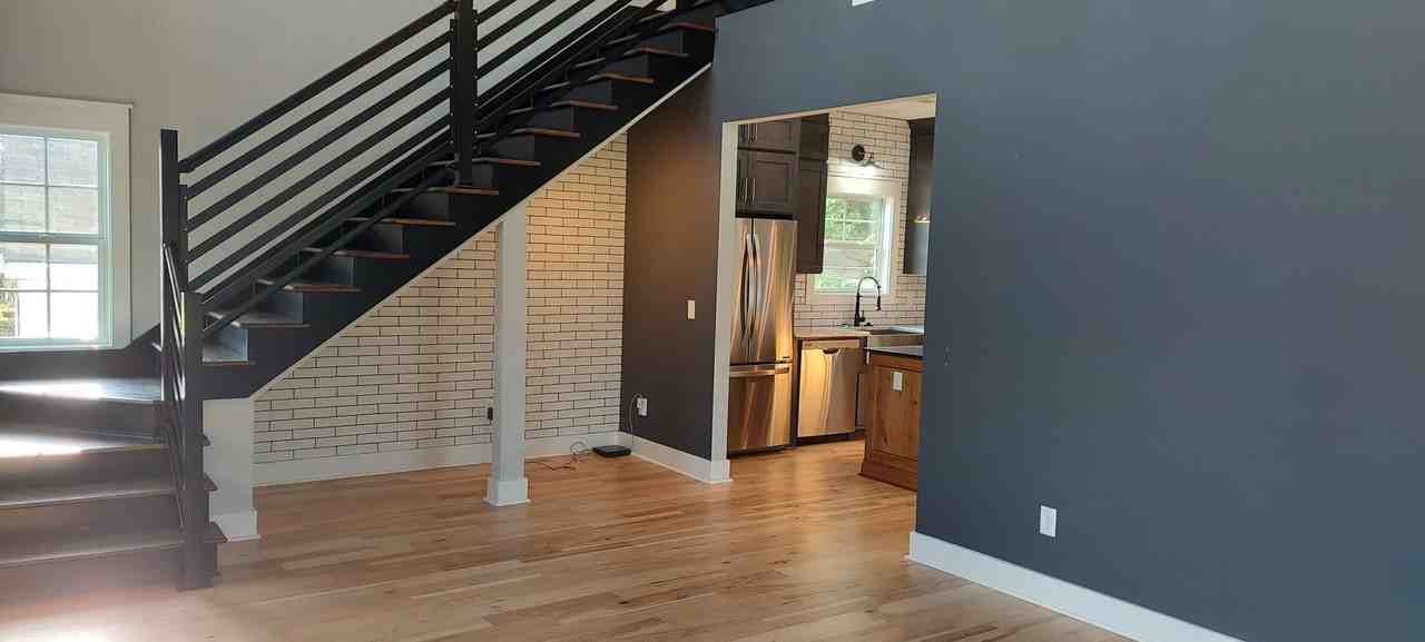 1213 Rison Ave Ne - Photo 4 of 31