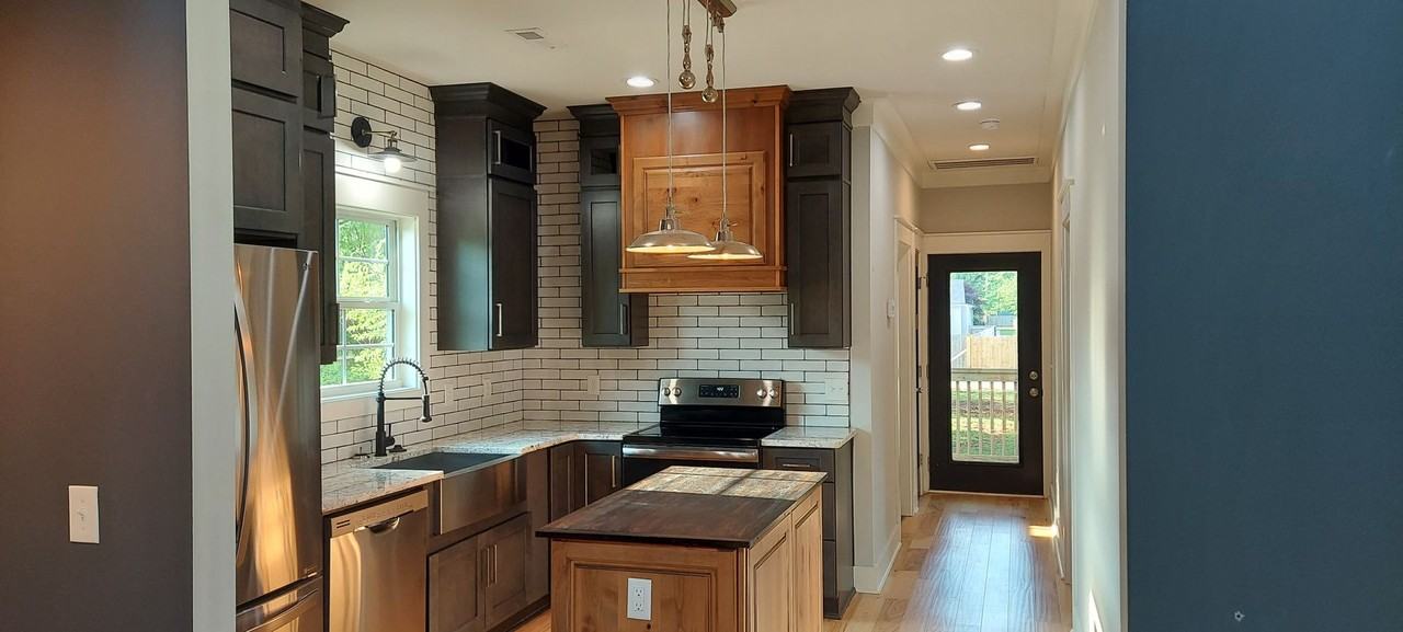 1213 Rison Ave Ne - Photo 6 of 31