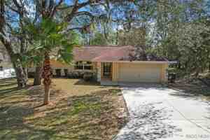 featured image of 3220 E Rogers St