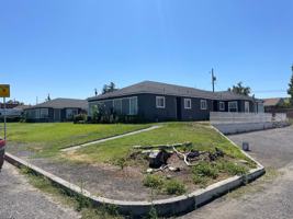 featured image of 207 207 & 223 N Hemlock St