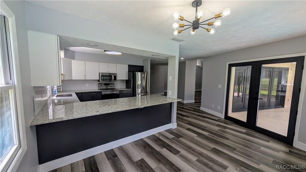 768 E Jenkins Ct - Photo 3 of 18