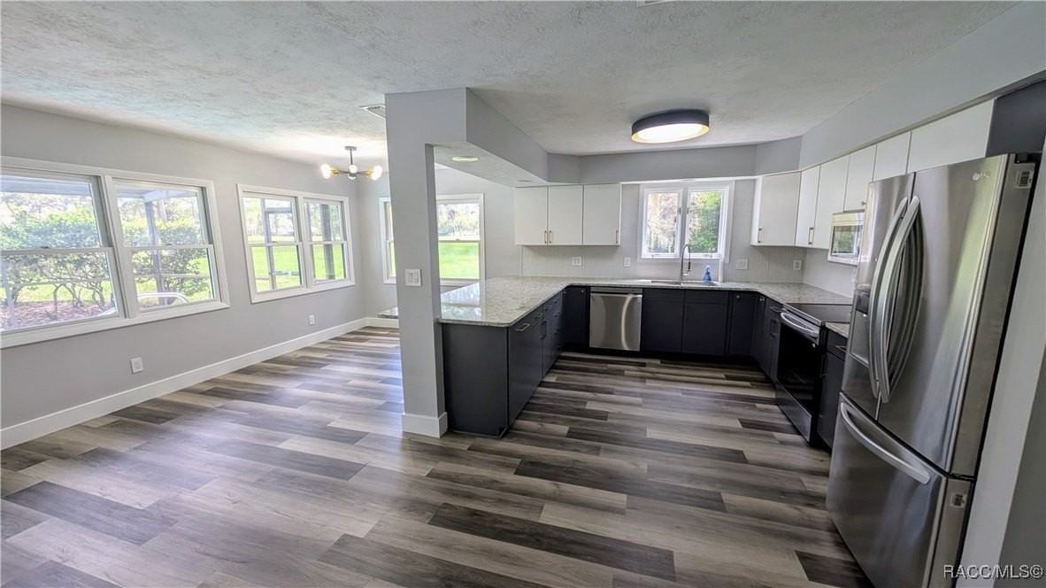 768 E Jenkins Ct - Photo 4 of 18