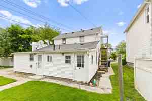 featured image of 122 122 - 124 S Maple