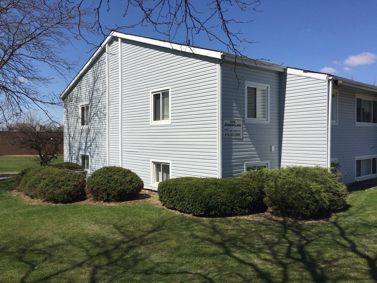 Melrose Manor - Photo 2 of 21