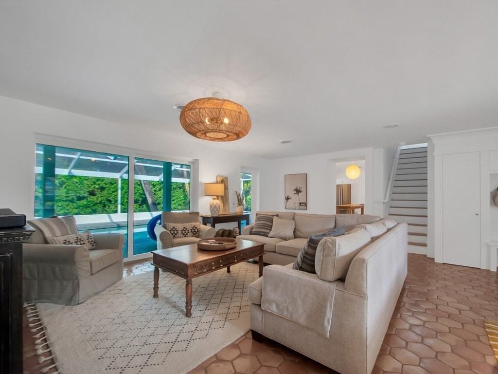 535 Honeysuckle Lane - Photo 5 of 36