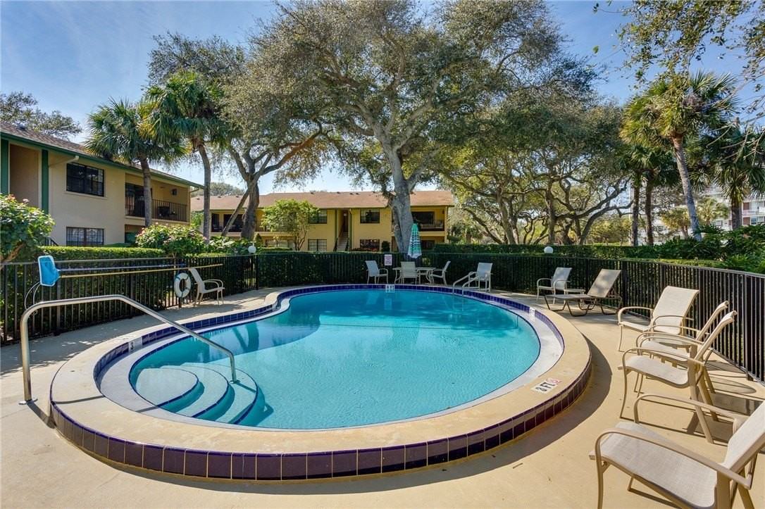 910 East Causeway Boulevard #B5 - Photo 3 of 18