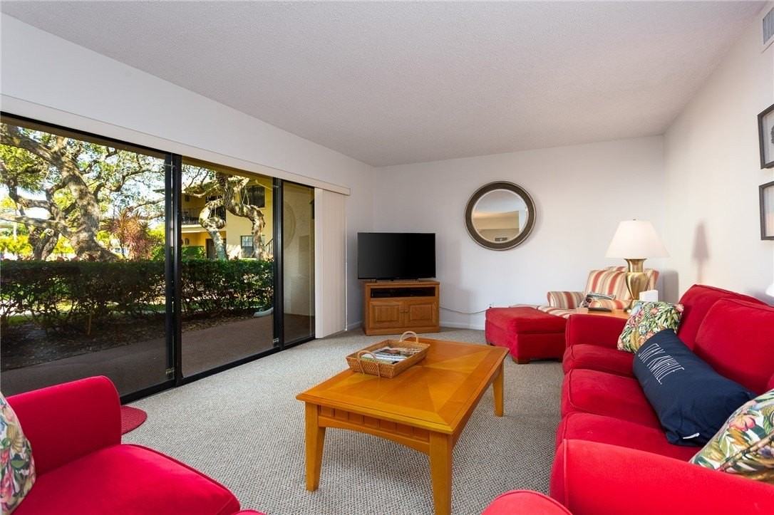 910 East Causeway Boulevard #B5 - Photo 4 of 18