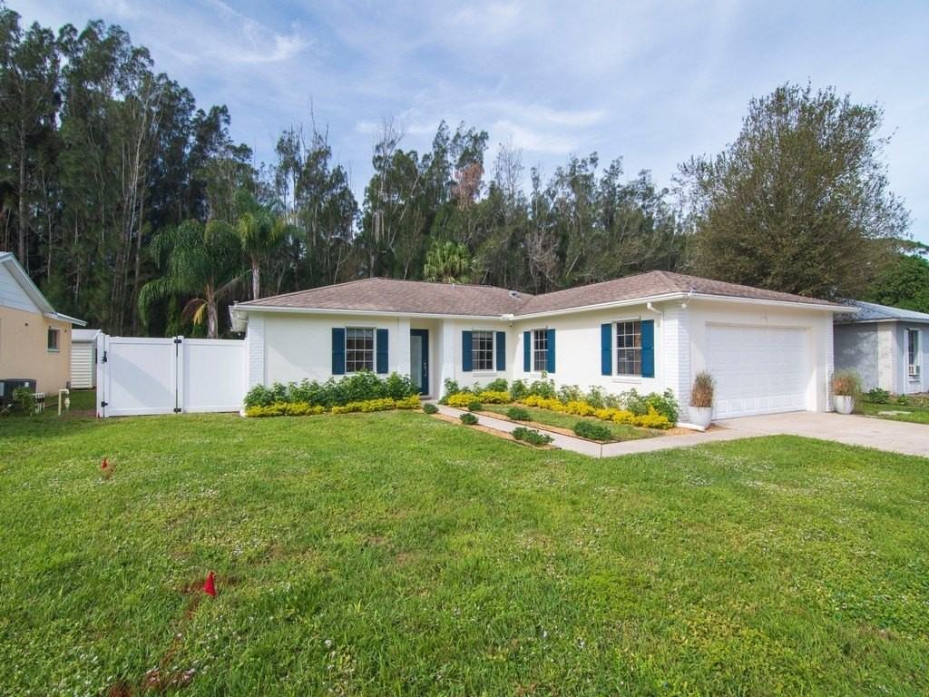 435 25th Ave - Photo 2 of 32