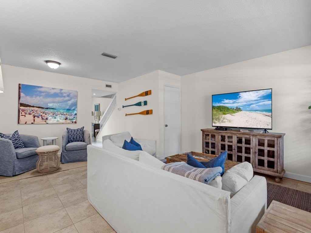 831 Camelia Ln Unit 4 #4 - Photo 5 of 30