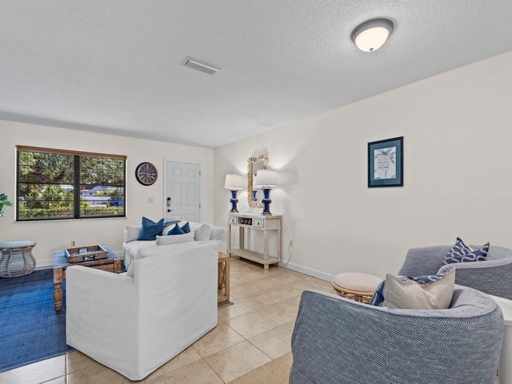 831 Camelia Ln Unit 4 #4 - Photo 7 of 30