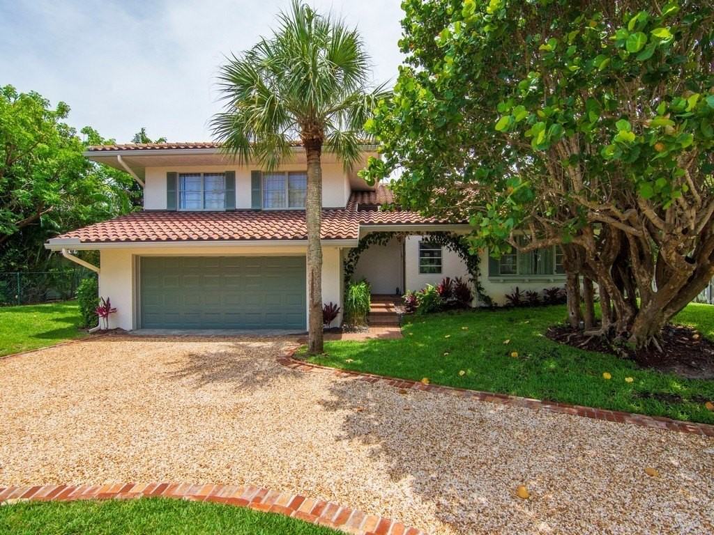 1445 Treasure Cove Lane - Photo 3 of 36