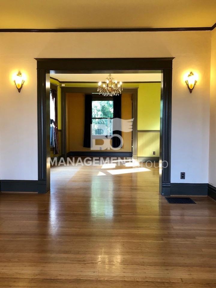 2017 Ne Rodney Ave - Photo 3 of 32