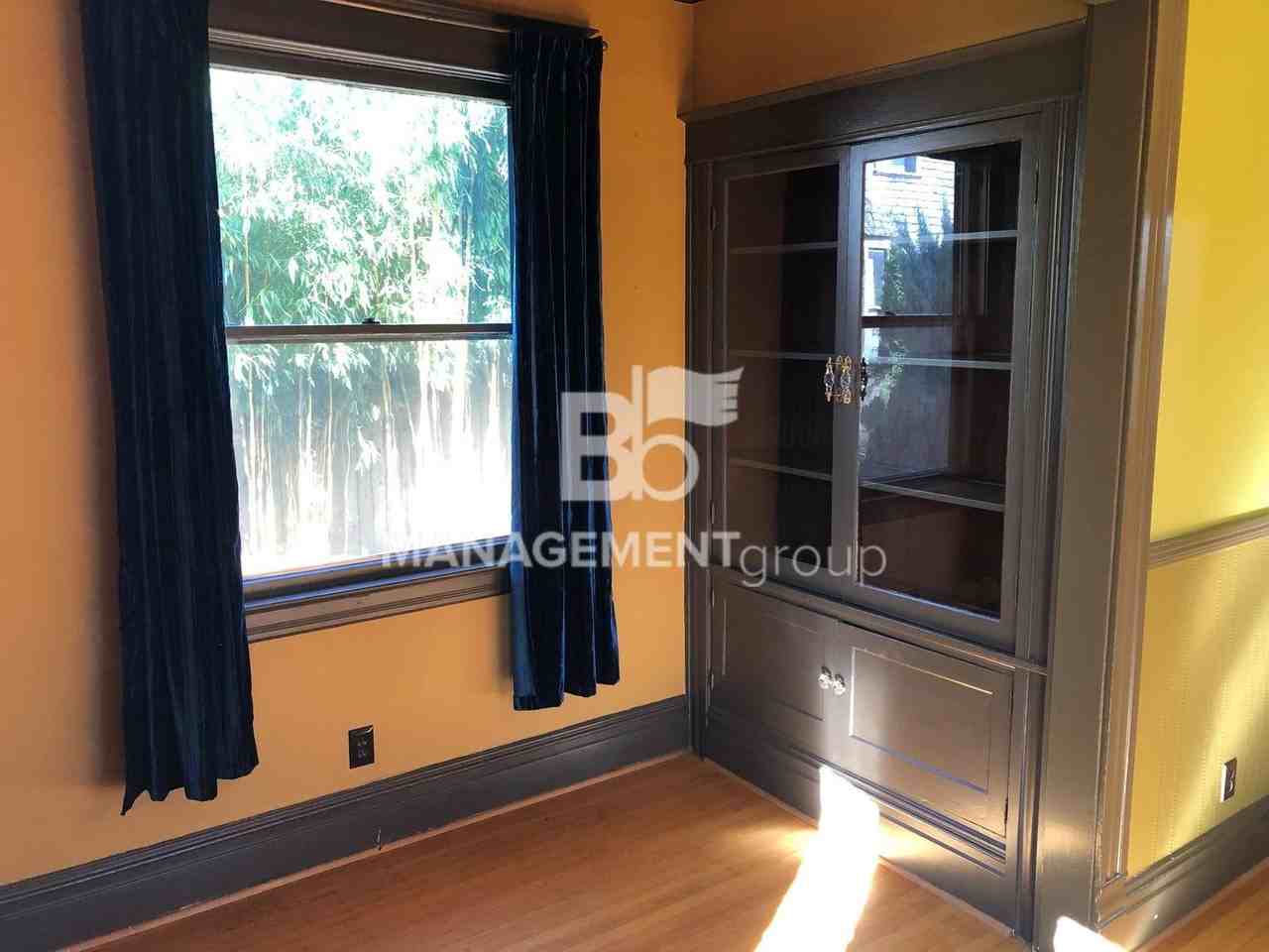 2017 Ne Rodney Ave - Photo 5 of 32