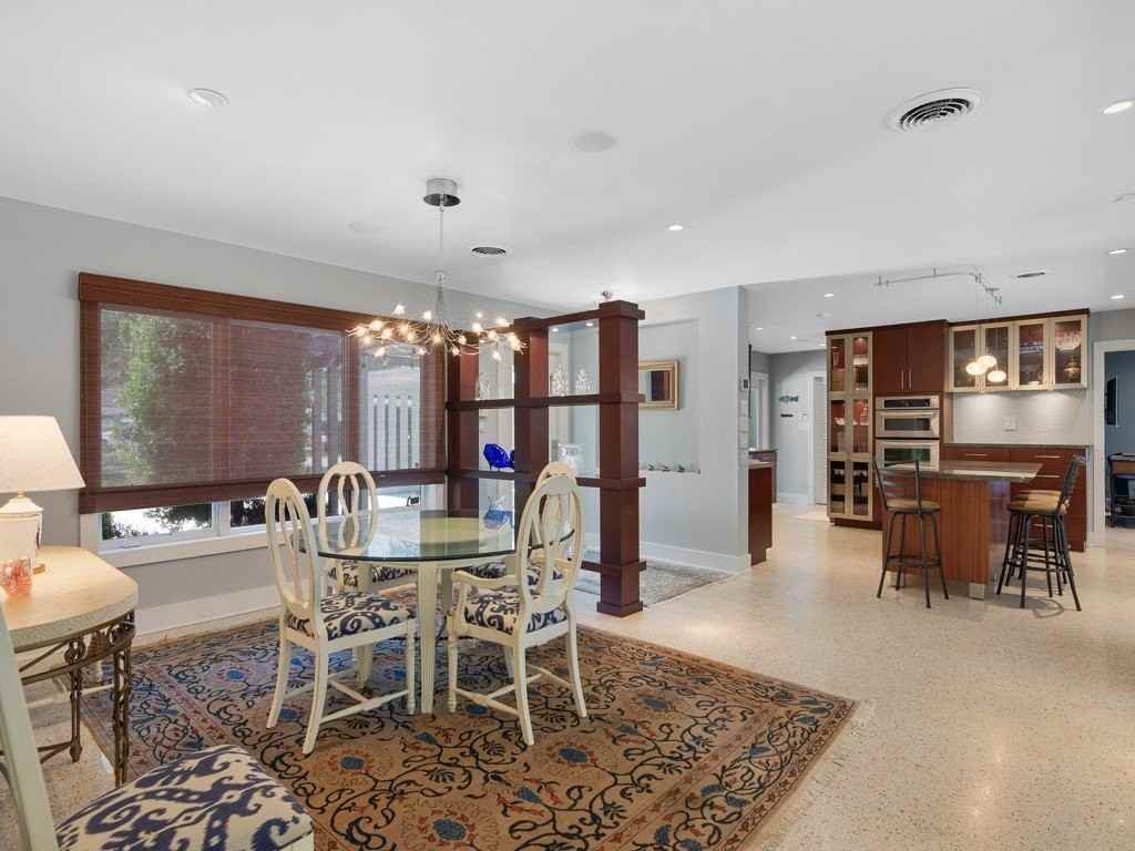 745 Iris Ln - Photo 6 of 36