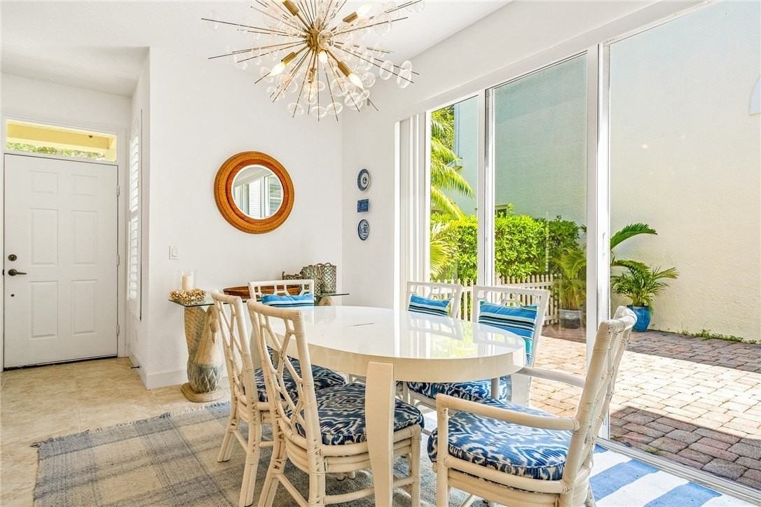 8755 Windy Oaks Ct - Photo 5 of 32