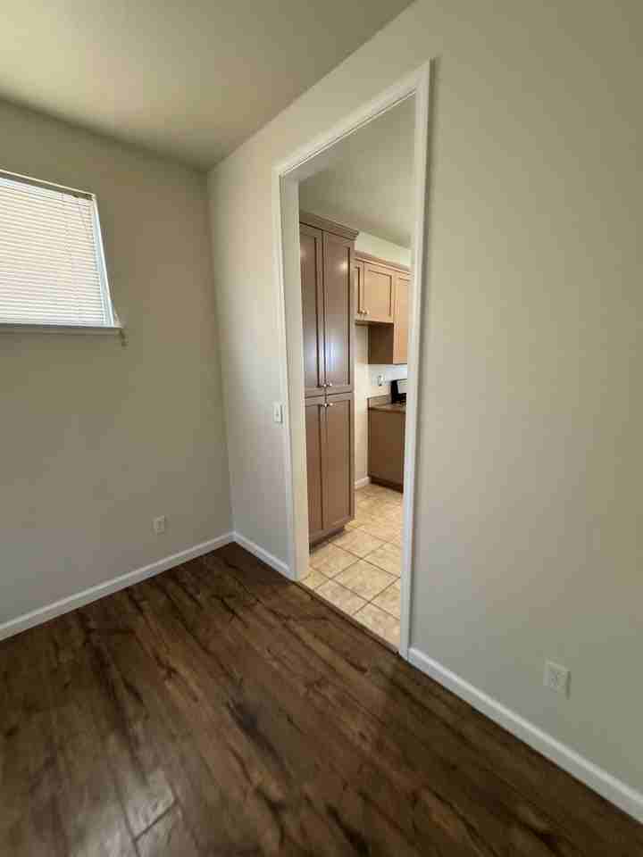 1453 S Mills Ave - Photo 6 of 32