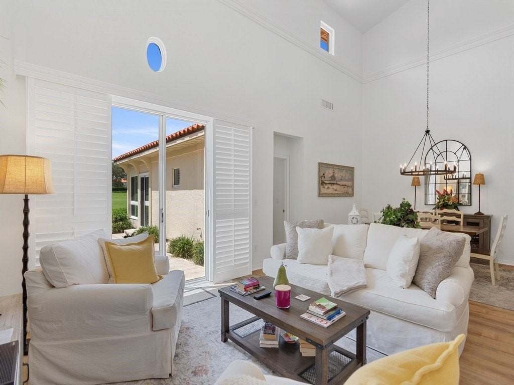 1335 Saint Davids Ln - Photo 4 of 35