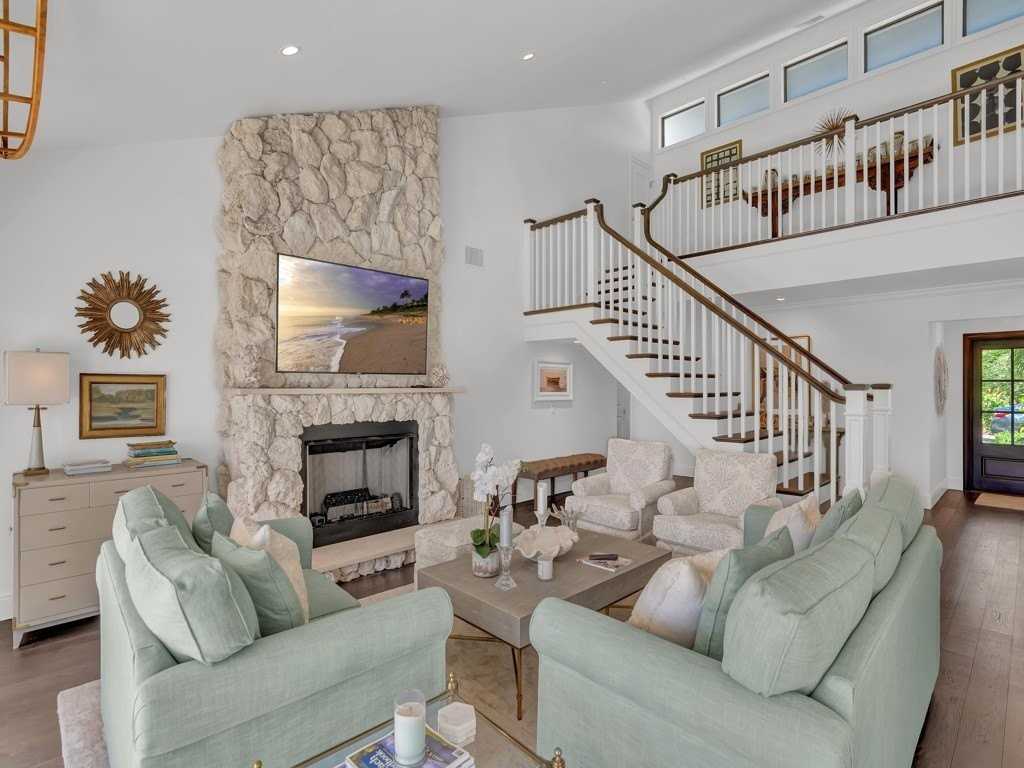 245 Springline Dr - Photo 4 of 35