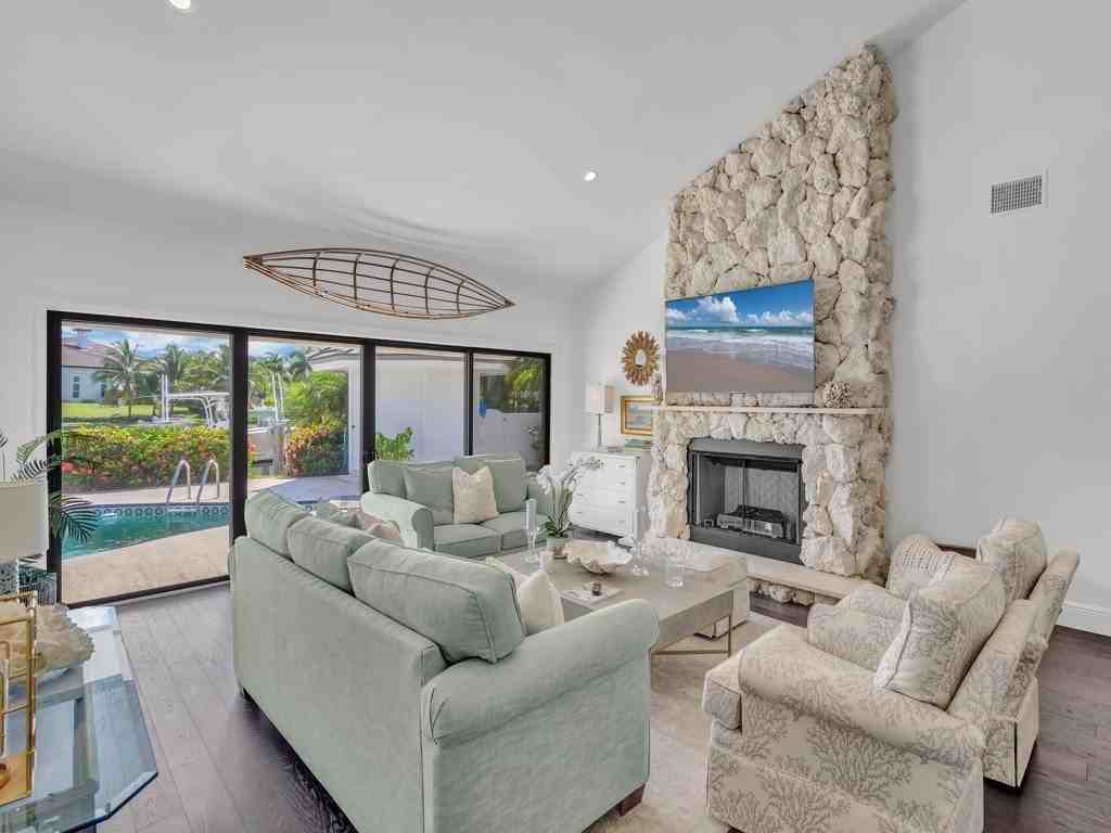 245 Springline Dr - Photo 7 of 35