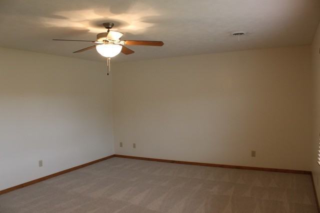 202 William Dr - Photo 3 of 20
