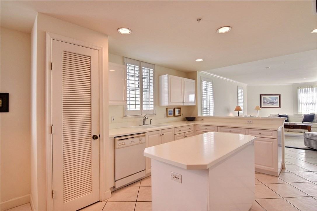 940 Turtle Cove Lane #210 - Photo 3 of 33