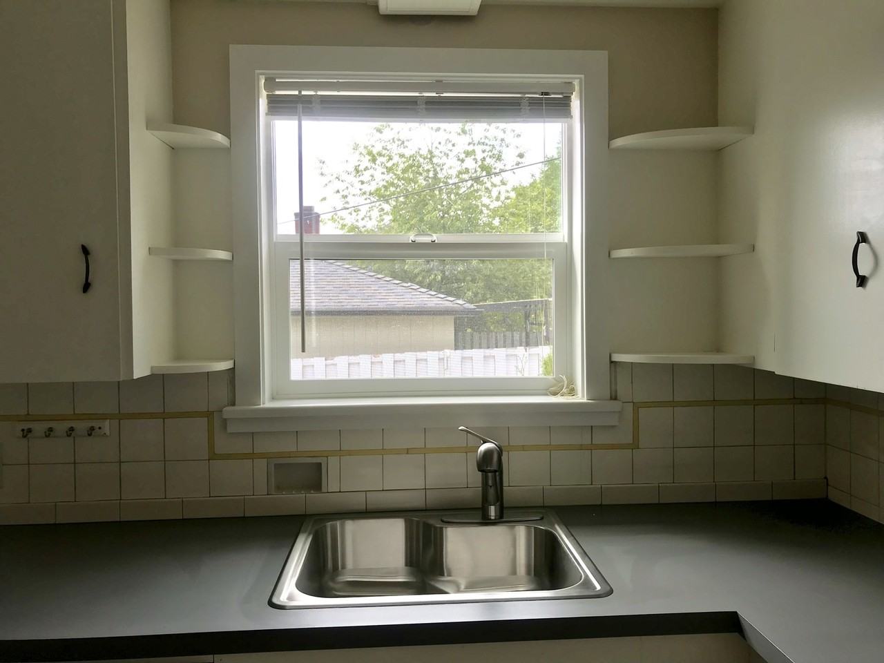 903 Nw 80th St - Photo 5 of 28