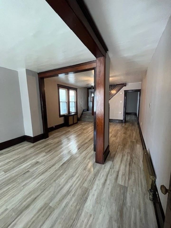 225 W Ridge St - Photo 2 of 13