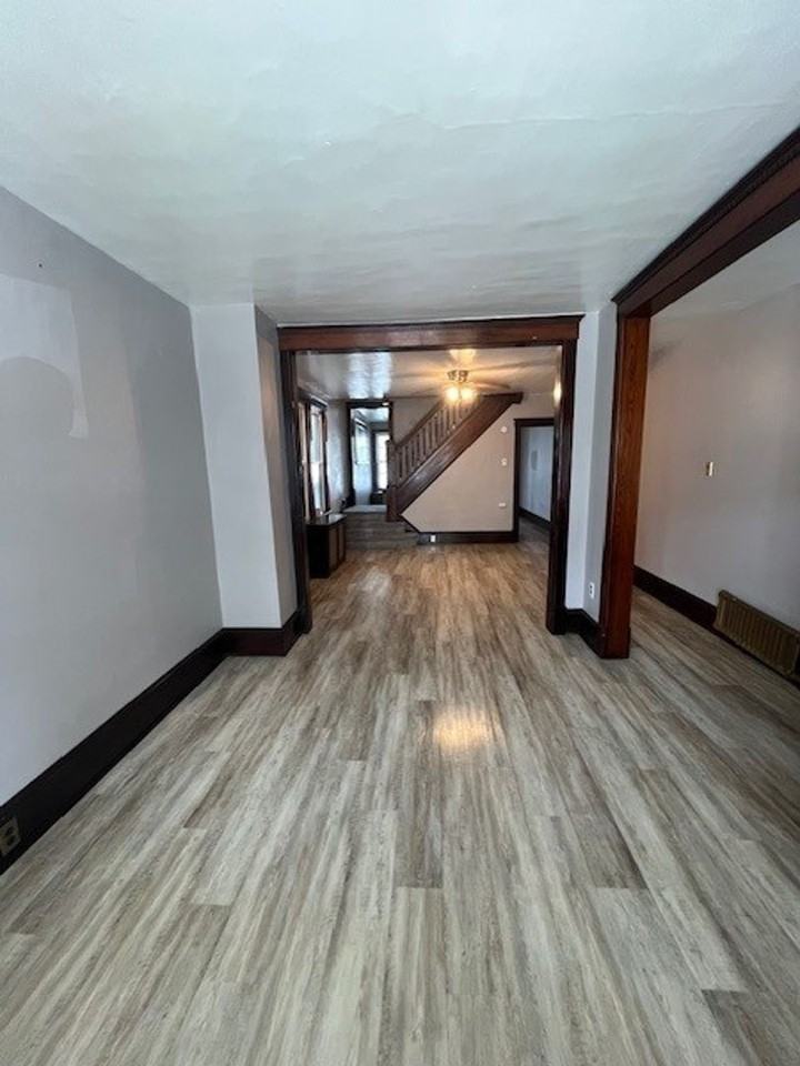 225 W Ridge St - Photo 3 of 13