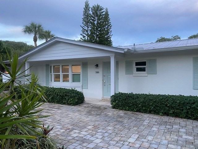 3816 Mockingbird Drive - Photo 2 of 19