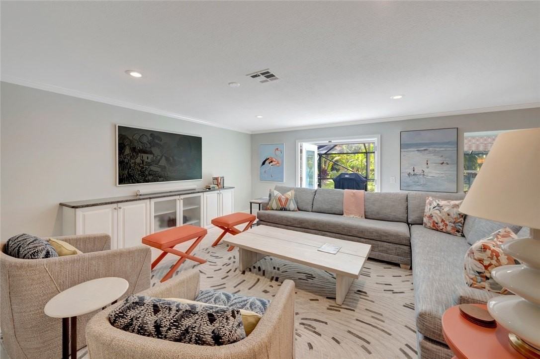 846 Riomar Dr - Photo 2 of 36