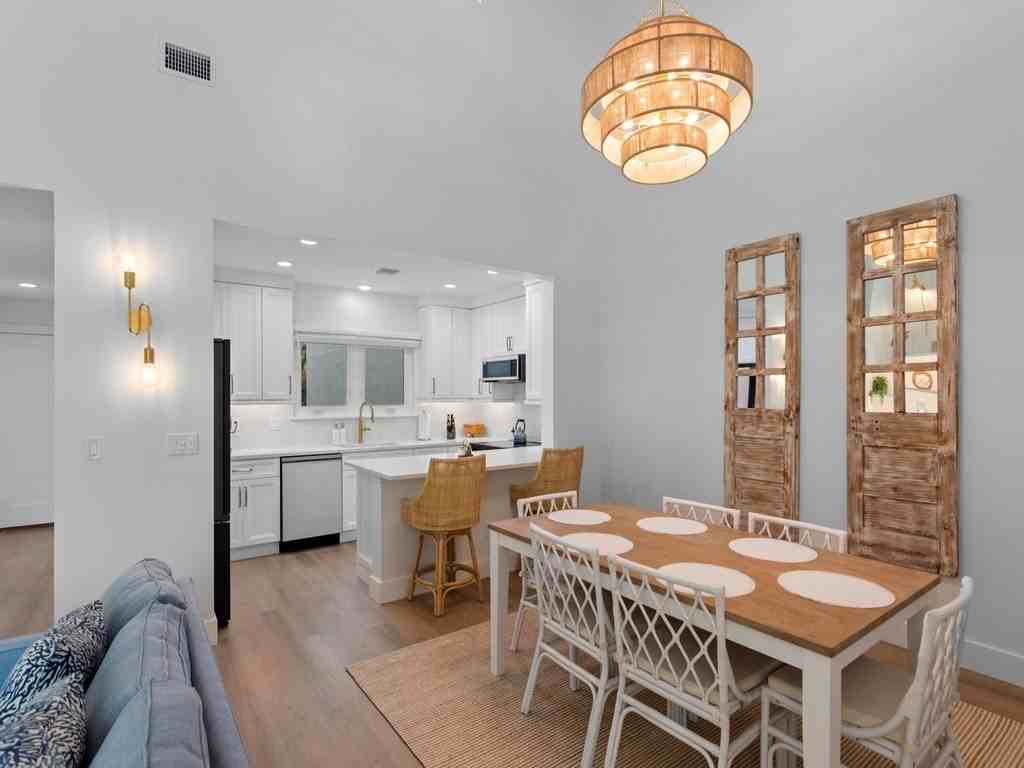 1380 N Saint Davids Ln - Photo 4 of 36