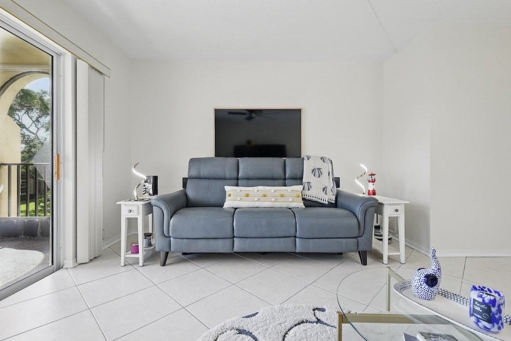 835 18th Street #508 - Photo 5 of 24