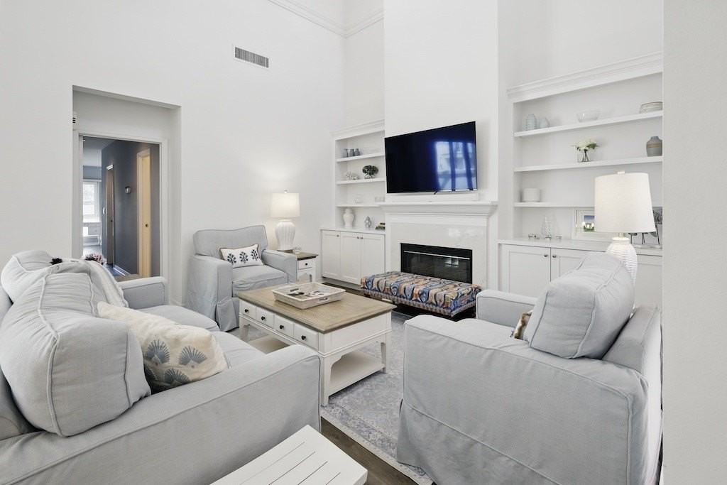 1325 Saint Davids Lane - Photo 2 of 36