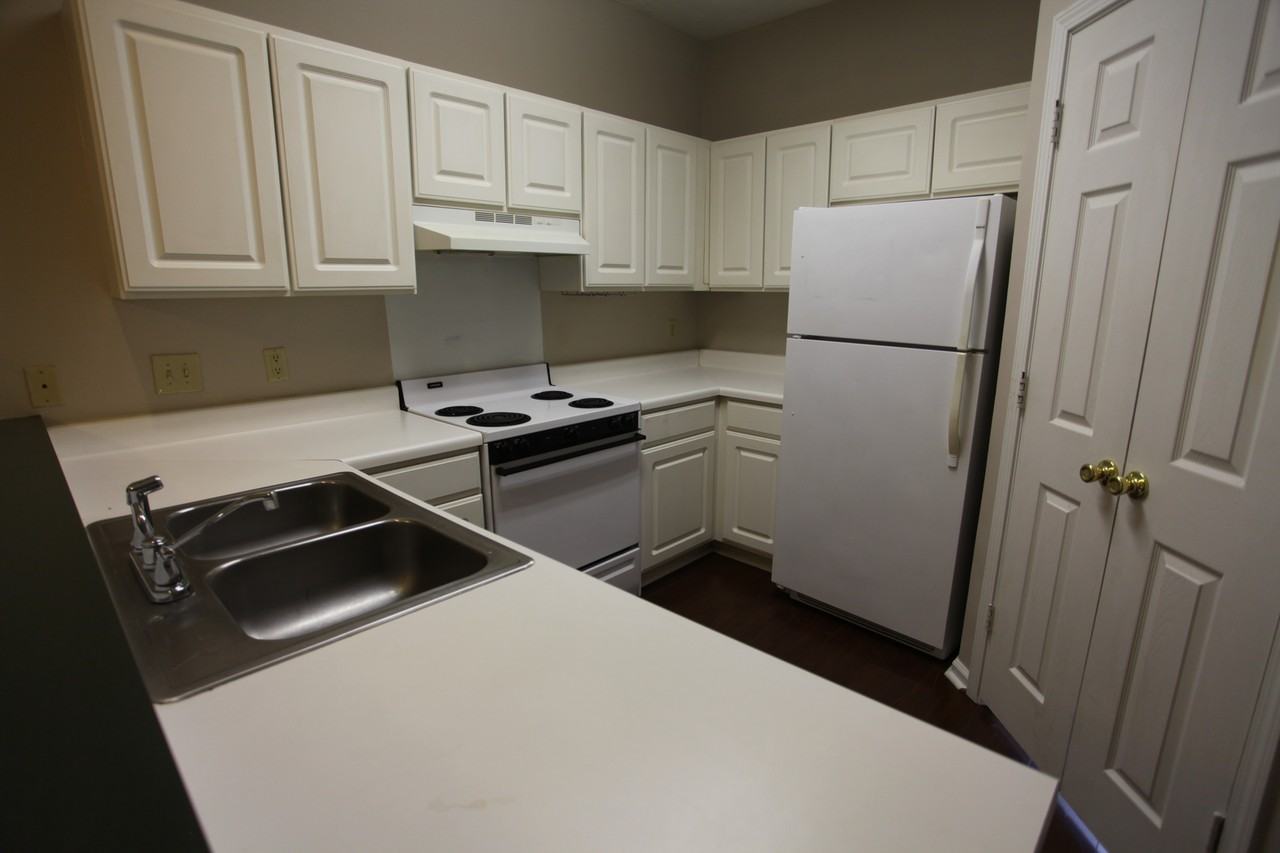 910 Harvard Pl - Photo 3 of 8