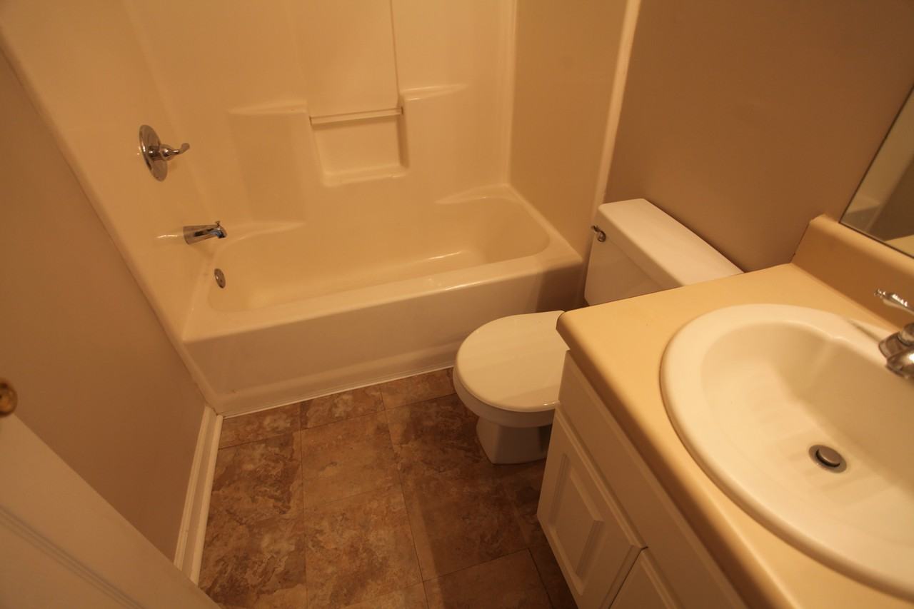 910 Harvard Pl - Photo 5 of 8