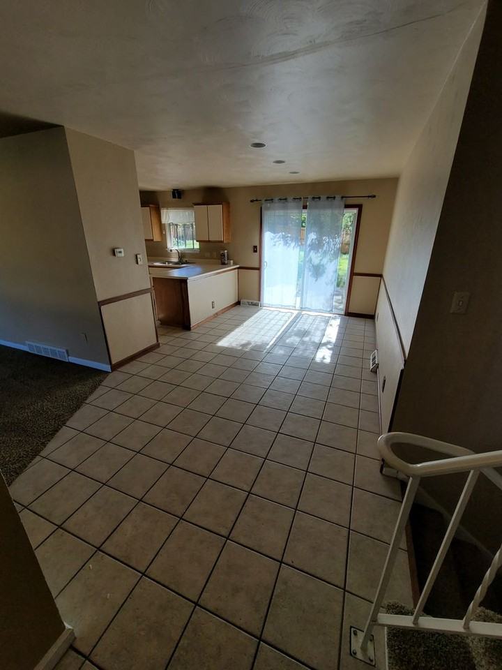 3917 Applewood Dr - Photo 7 of 37