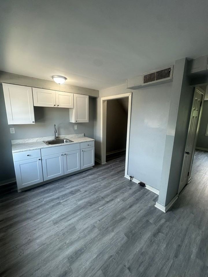 Six Unit Multi Family Townhomes - Photo 6 of 14