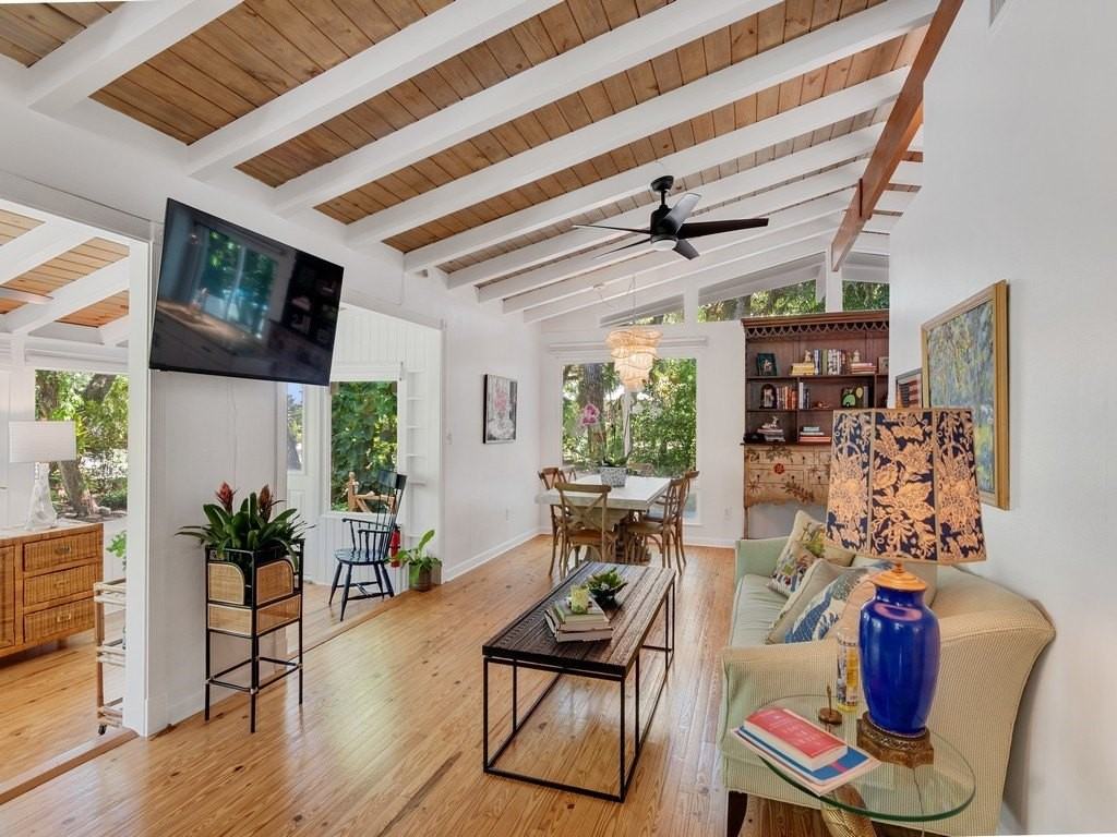 1930 West Shell Lane - Photo 5 of 36