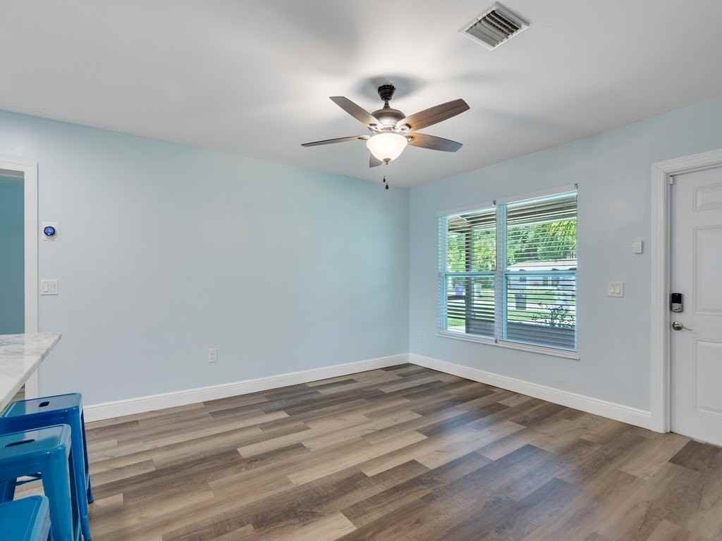 1761 5th Ct - Photo 4 of 33