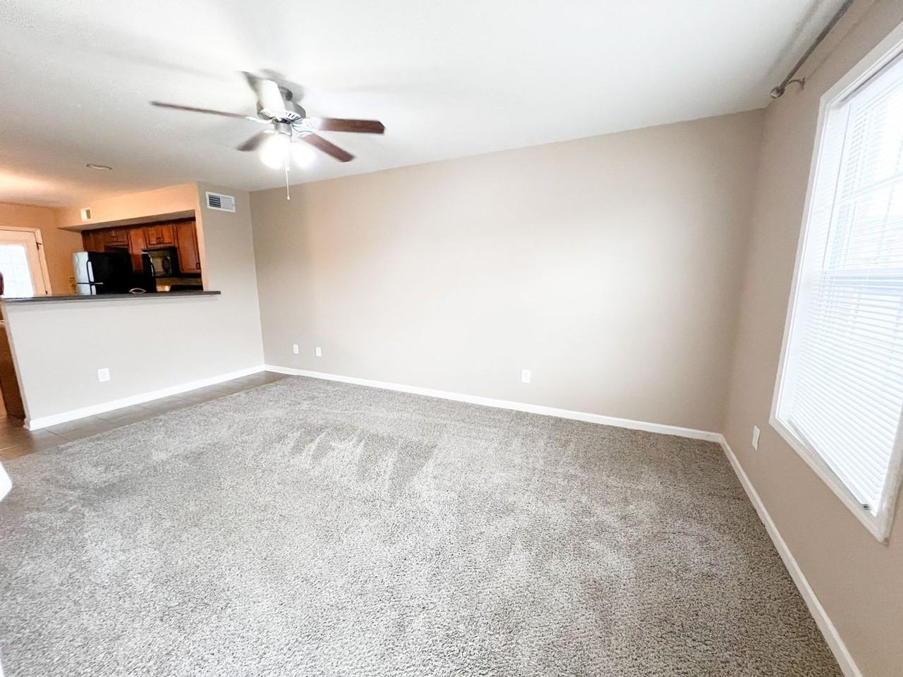 2276 Mccormick Ln - Photo 3 of 13