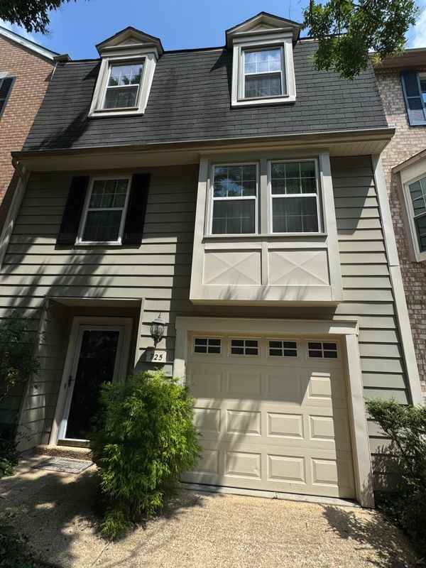 725 Twin Holly Ln - Photo 3 of 23