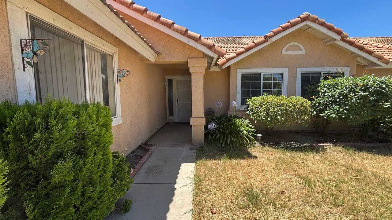 1662 Washington Ave - Photo 2 of 3