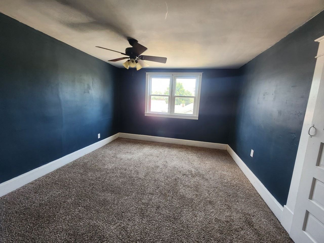 2639 Fenwood Ave - Photo 5 of 18