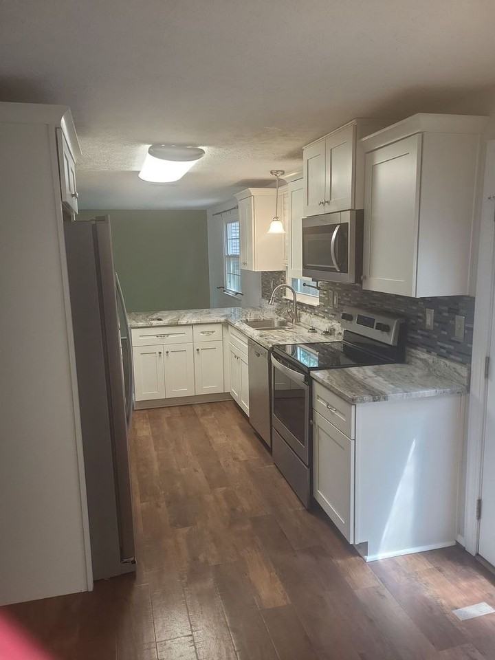 916 Chatsworth Dr - Photo 2 of 10