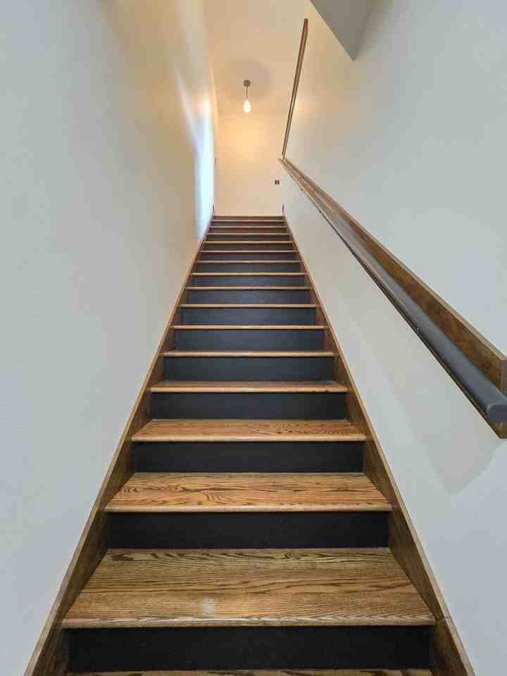 [837/839] Johnson Ave - Photo 3 of 10