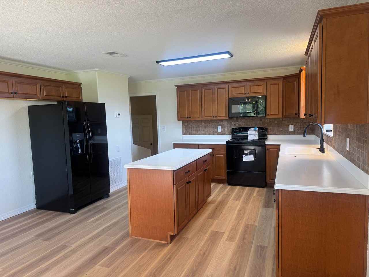 1216 Reeves Rd - Photo 3 of 11